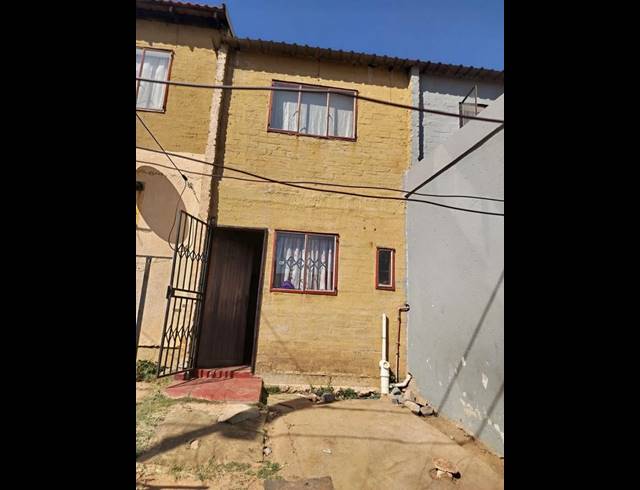 1 BEDROOM HOUSE FOR SALE IN SOL PLAATJIE